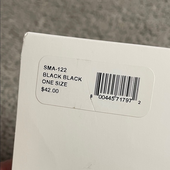 Steve Madden Black and Red Checkered Scarf with Beanie NWT - Picture 6 of 6